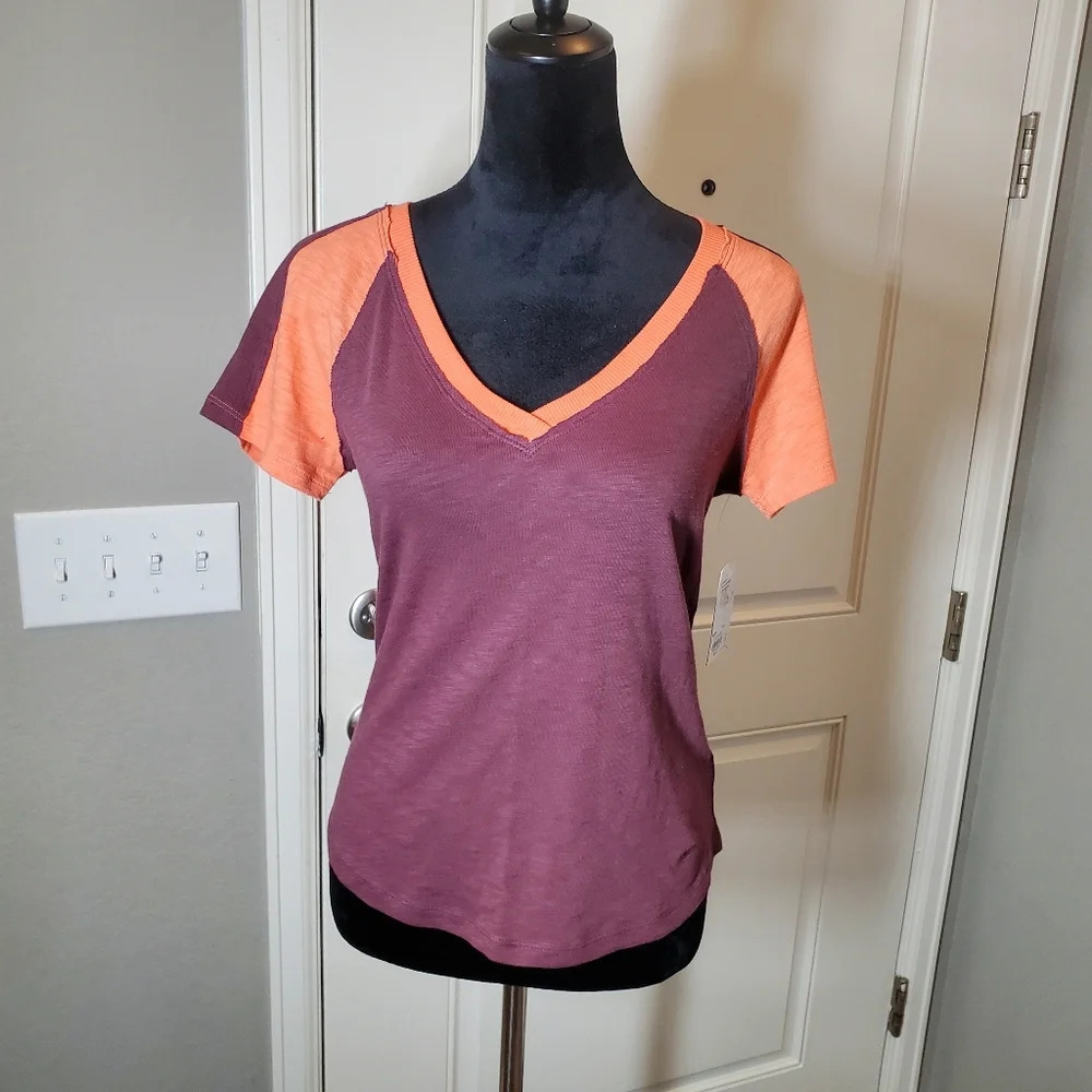 NWT SO Juniors Size Medium Short Sleeve Shirt Plum Prune